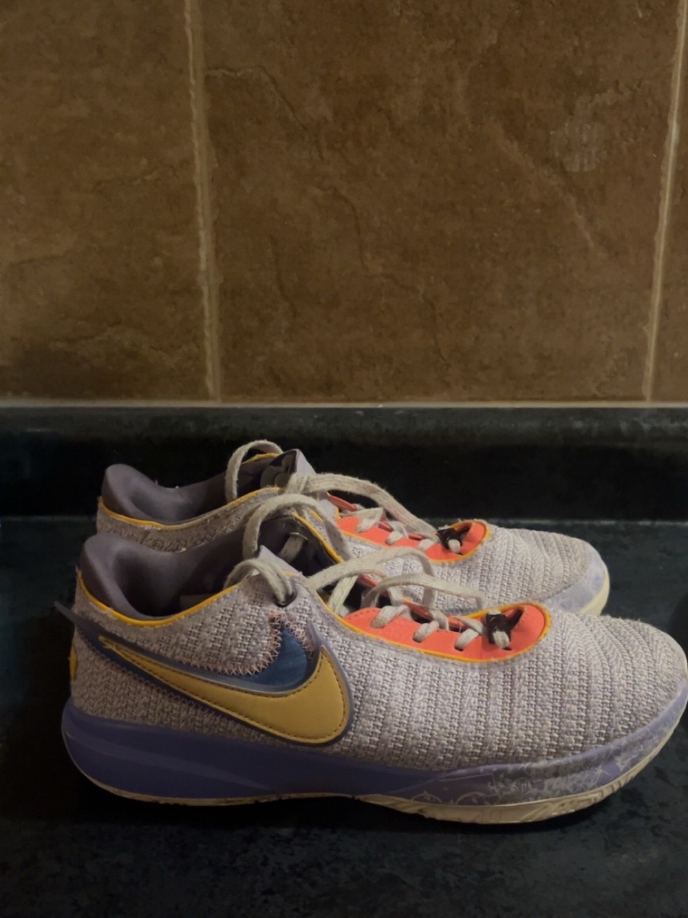 counterfeit Lebron 20 “Violet Frost” size 10